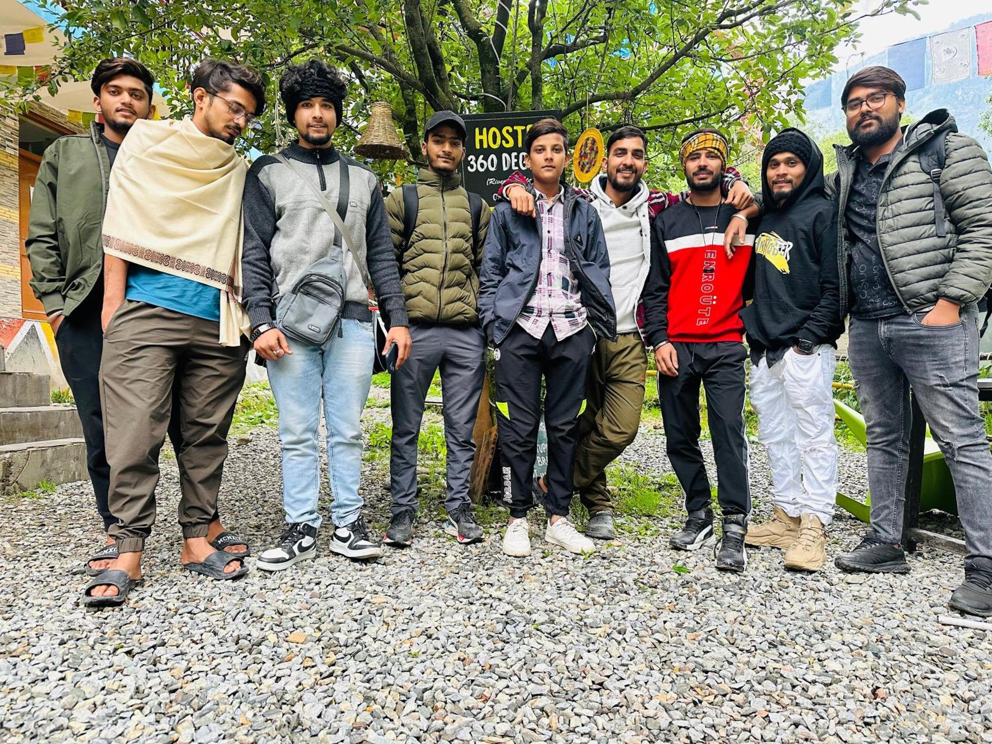 Hostel 360 Degree, Jibhi 外观 照片