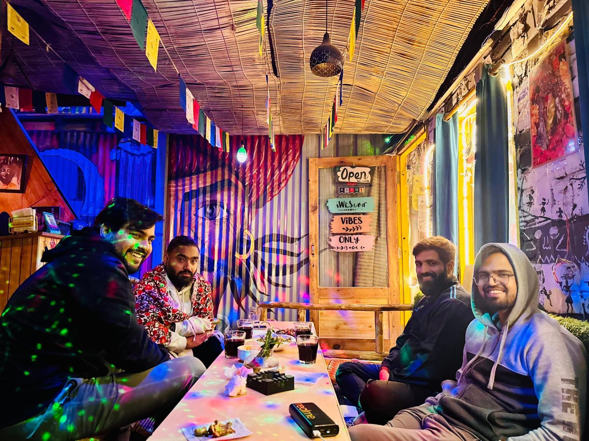 Hostel 360 Degree, Jibhi 外观 照片