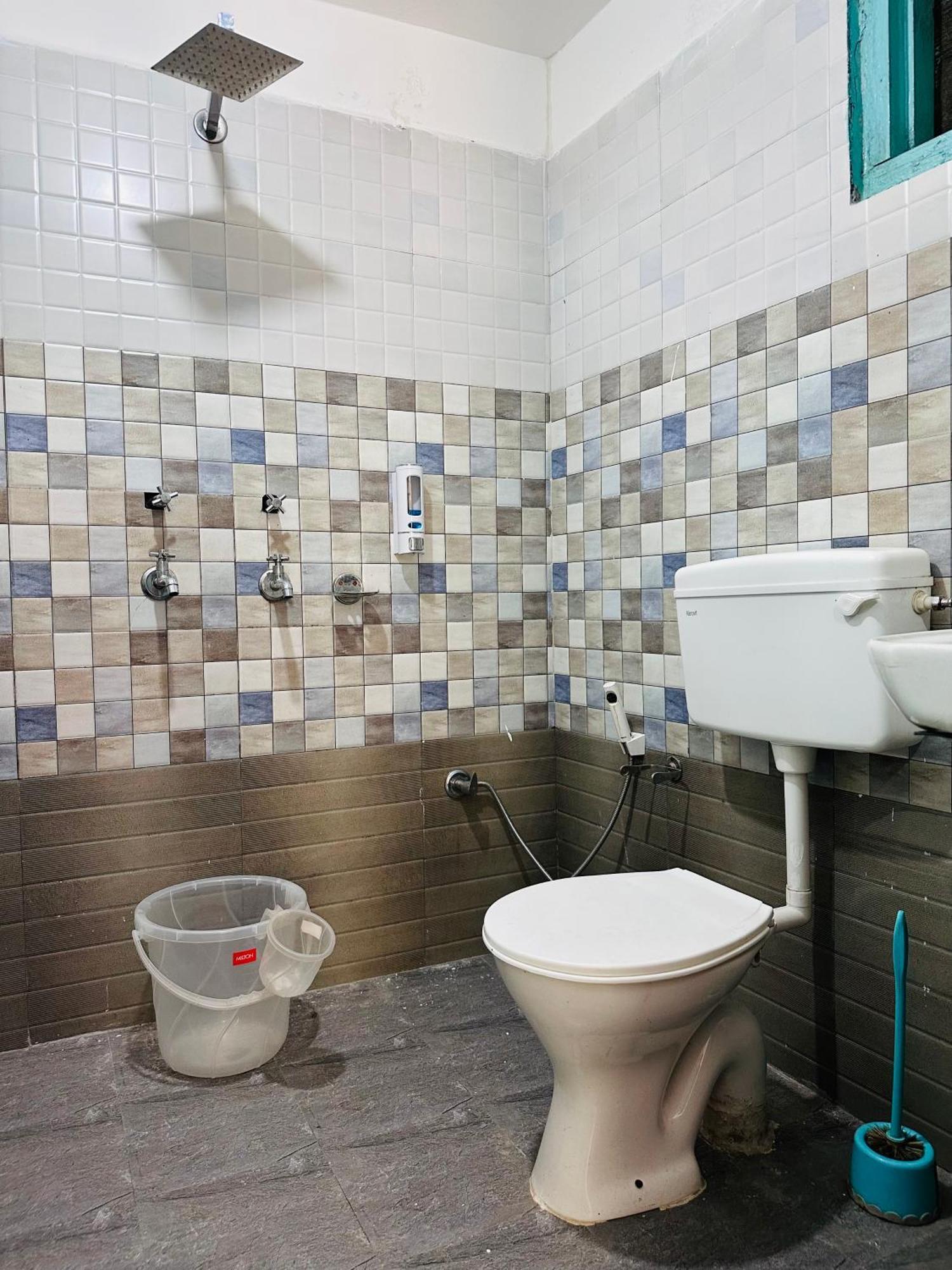 Hostel 360 Degree, Jibhi 外观 照片